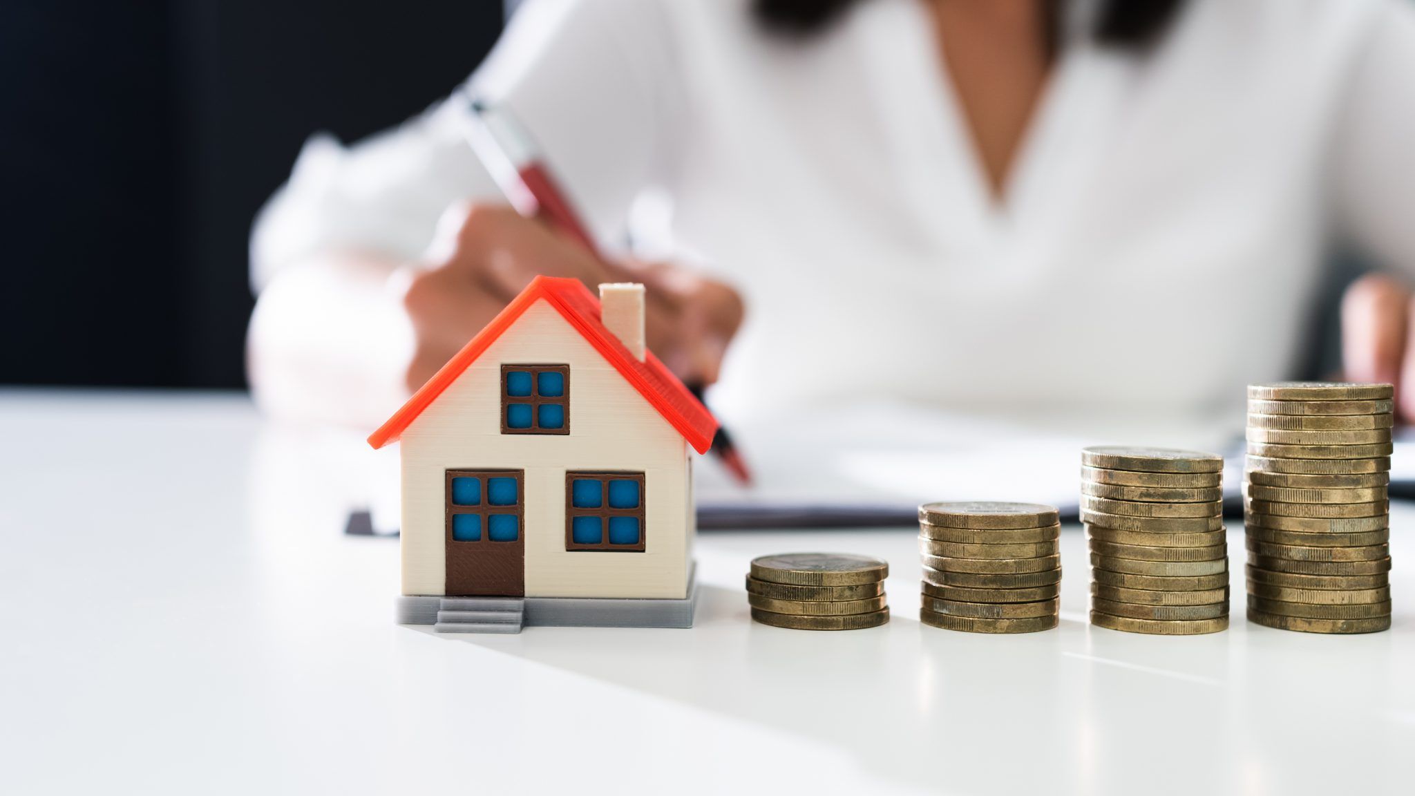 Care sunt taxele și impozitele la vânzare-cumpărare a unui imobil ?