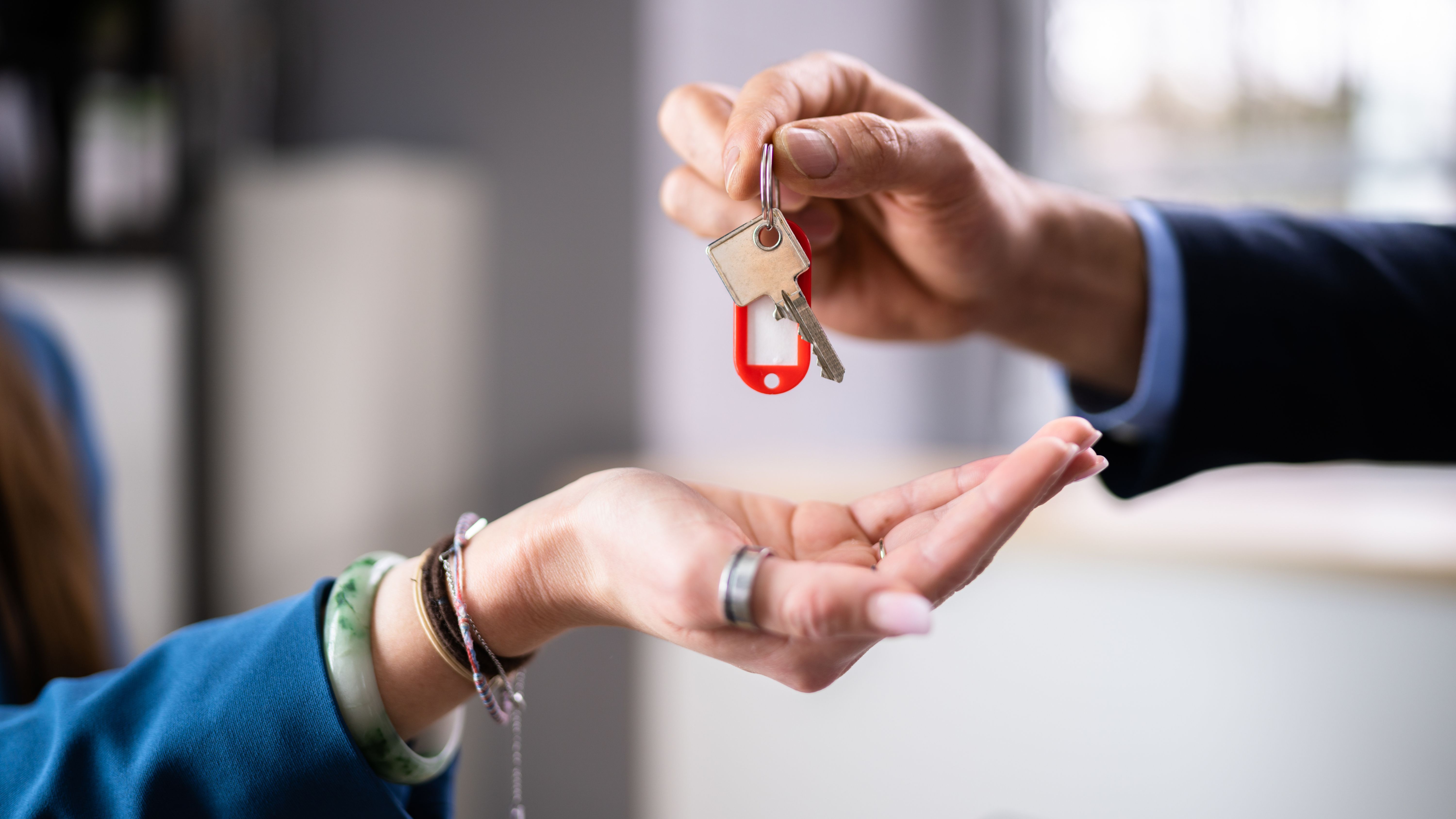 Недвижимость в стагнации: количество сделок с квартирами уменьшается