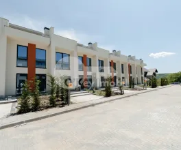 Таунхаус, КОЖУШНА