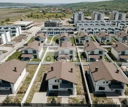 Дом, КОЖУШНА