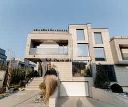 Casă, Botanica, PĂȘUNILOR