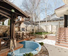 Дом, Чеканы, ДЖИНТА ЛАТИНЭ