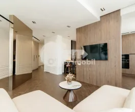 Penthouse, Centru, MELESTIU