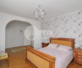 Casă - str-la Mihai Eminescu - Botanica