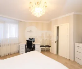 Квартира, Чеканы, МИРЧА ЧЕЛ БЭТРЫН