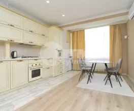 Apartament, Centru, MELESTIU