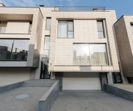 Townhouse, Botanica, PĂȘUNILOR