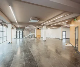 Spațiu comercial, STĂUCENI