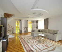 Дом, Центр, МОАРА РОШИЕ