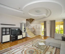 Casă, Centru, MOARA ROȘIE