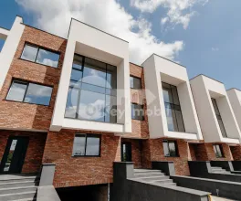 Townhouse, STĂUCENI