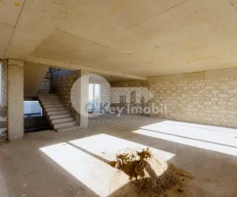 Townhouse, STĂUCENI