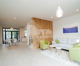 Casă, Centru, GEORGE MENIUC