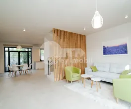 Casă, Centru, GEORGE MENIUC