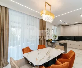 Casă, Botanica, PĂȘUNILOR