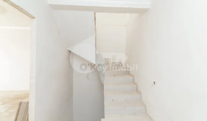 Таунхаус, КОЖУШНА