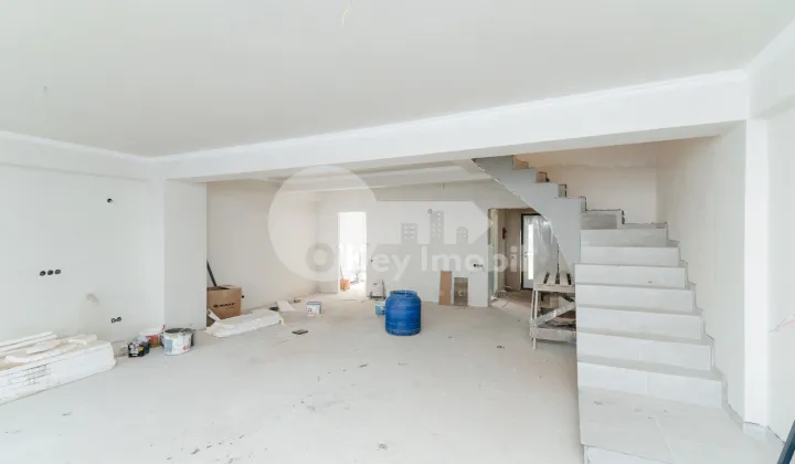 Таунхаус, КОЖУШНА