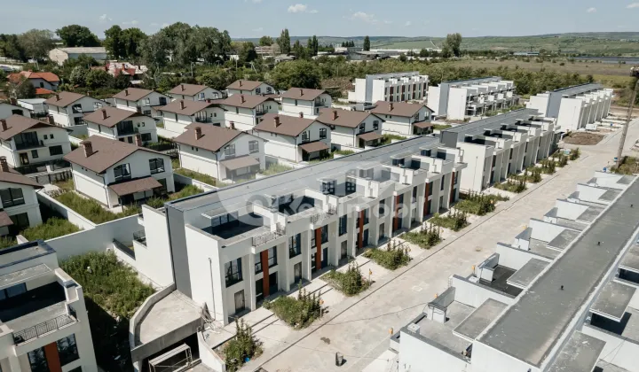 Таунхаус, КОЖУШНА