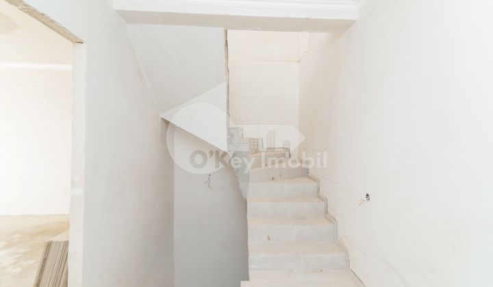 Таунхаус, КОЖУШНА