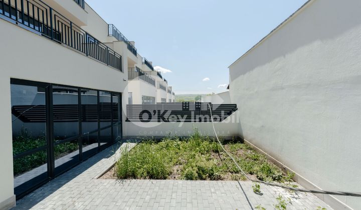 Таунхаус, КОЖУШНА