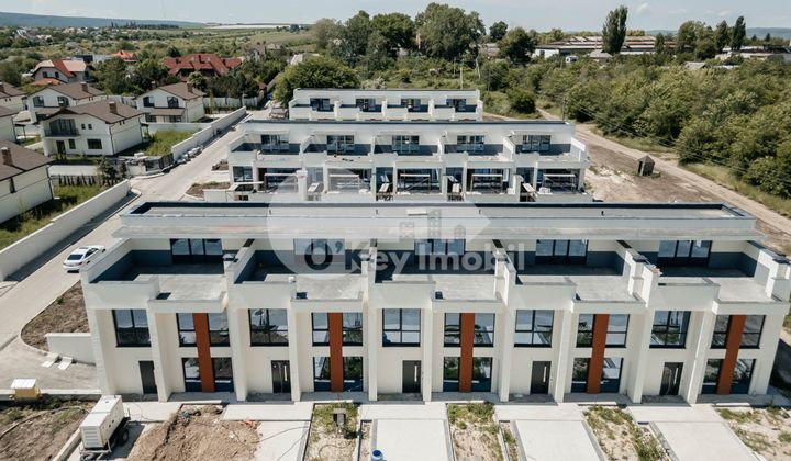 Таунхаус, КОЖУШНА