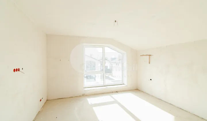 Дом, КОЖУШНА