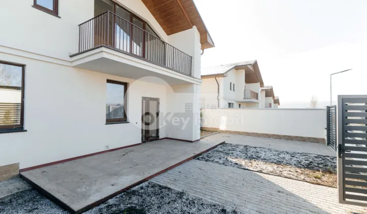 Дом, КОЖУШНА