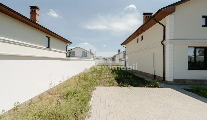 Дом, КОЖУШНА