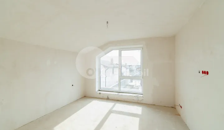 Дом, КОЖУШНА