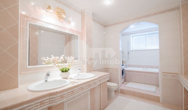 Квартира, Центр, МИХАЙ ЕМИНЕСКУ