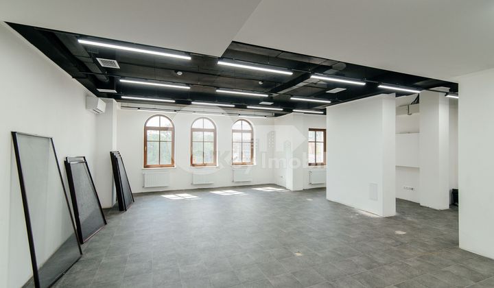 Офис, Центр, Б. П. ХАЖДЕУ