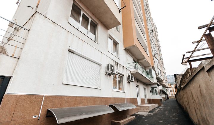 Офис, Центр, ПЕТРУ РАРЕШ