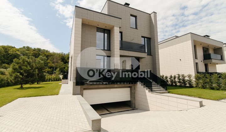 Casă, Botanica, PĂȘUNILOR