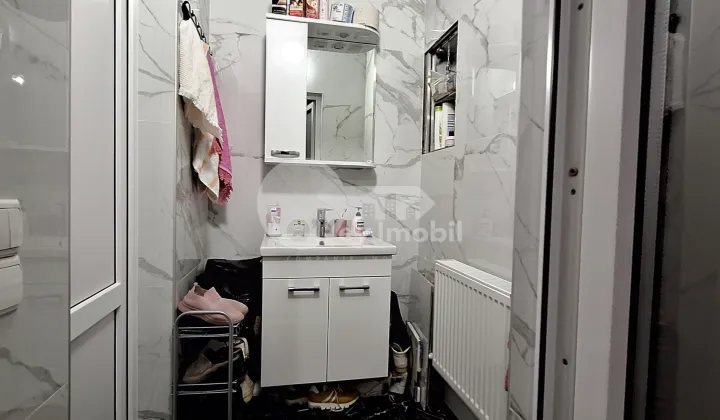 Квартира, ЯЛОВЕНЫ