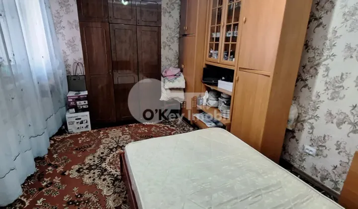 Квартира, ЯЛОВЕНЫ