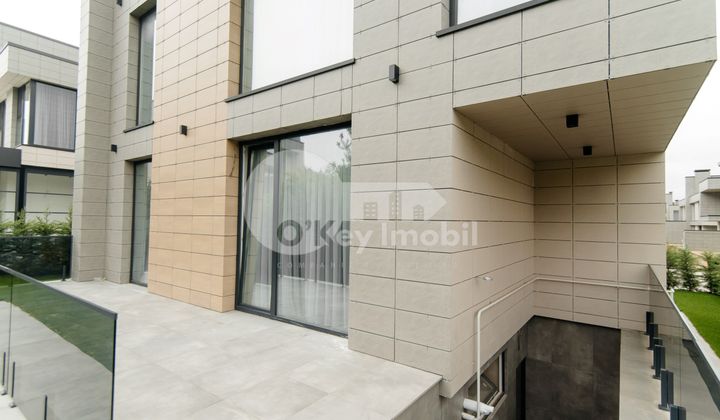 Casă, Botanica, PĂȘUNILOR