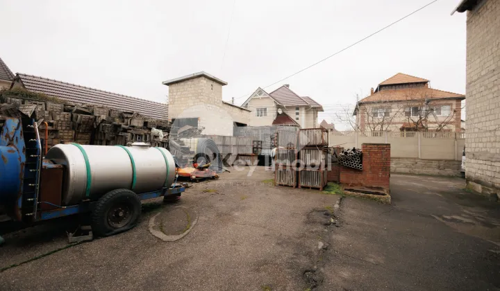 Spațiu comercial, STĂUCENI