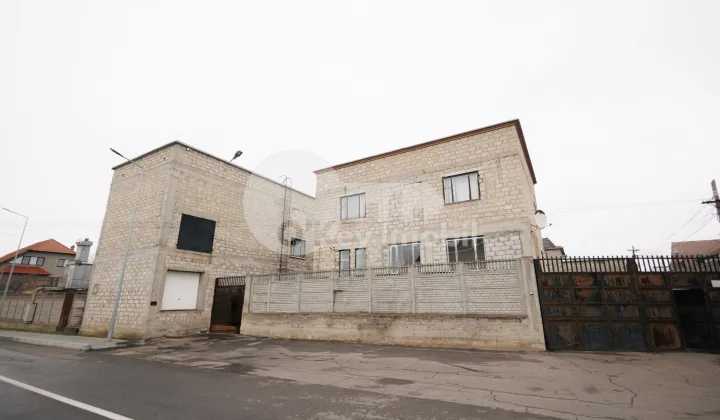 Spațiu comercial, STĂUCENI