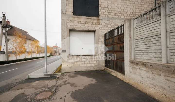 Spațiu comercial, STĂUCENI