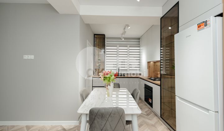 Квартира, Старая Почта, ГЕОРГЕ МАДАН