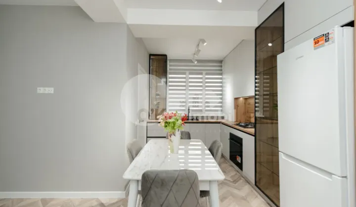 Apartament, Poșta Veche, GHEORGHE MADAN