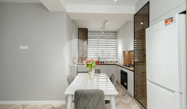 Квартира, Старая Почта, ГЕОРГЕ МАДАН