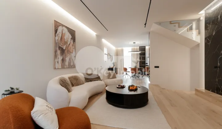 Casă, Centru, LACULUI