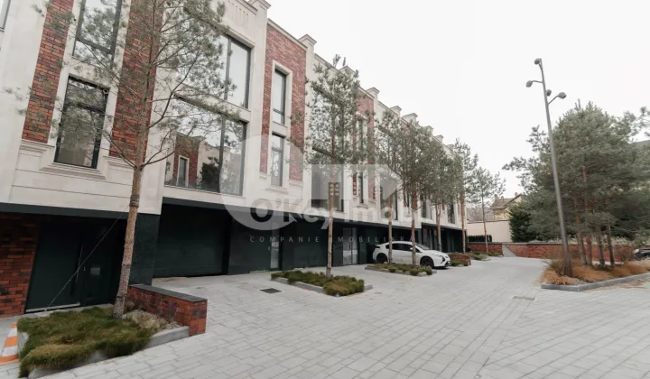 Casă, Centru, LACULUI