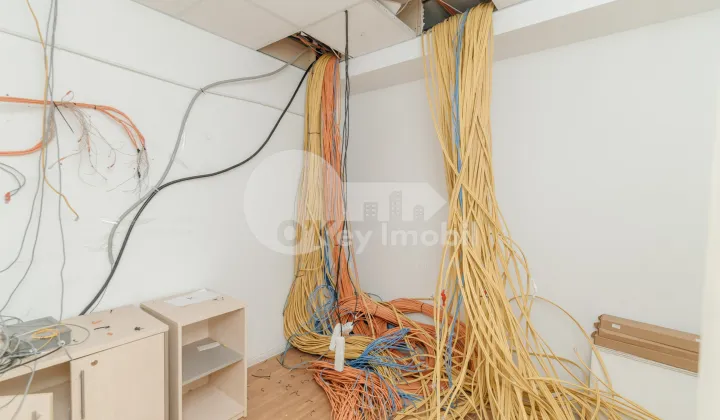 Офис, Буюканы, КАЛЯ ЕШИЛОР