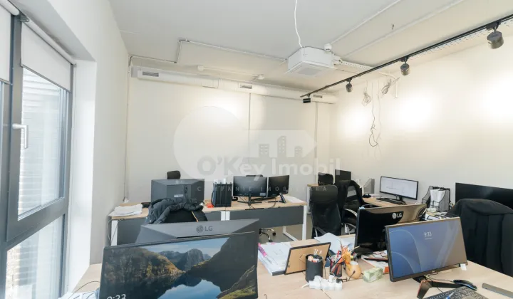 Офис, Центр, ВЕРОНИКА МИКЛЕ