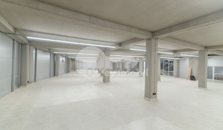 Spațiul comercial, Durlești, TUDOR VLADIMIRESCU