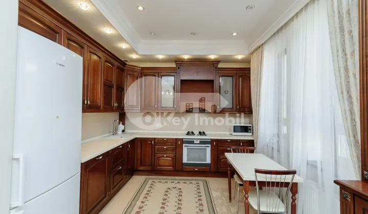 Дом, Чеканы, ДЖИНТА ЛАТИНЭ