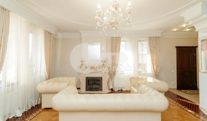 Дом, Чеканы, ДЖИНТА ЛАТИНЭ