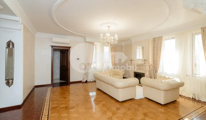 Дом, Чеканы, ДЖИНТА ЛАТИНЭ